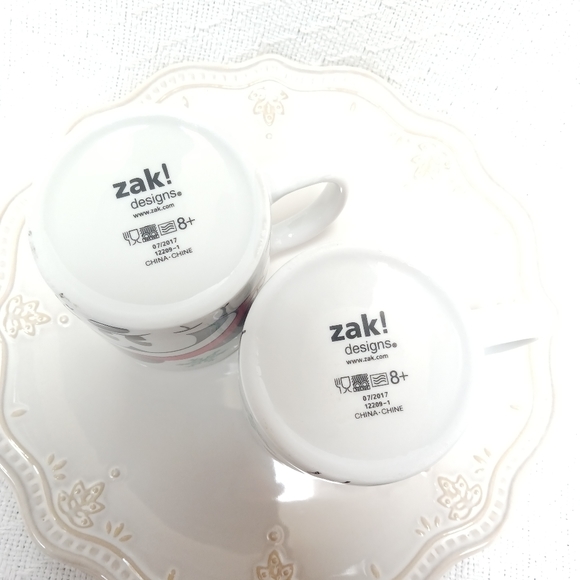 NWOT Disney Mickey and Minnie Mouse Ceramic Christmas Mug Set - Picture 6 of 6